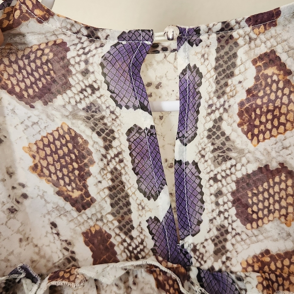 TCEC Snake Print Ruffle Top Size Small - Picture 11 of 11